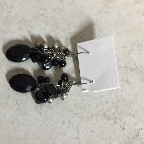 Silver and black beaded boho drop earrings - Picture 2 of 8